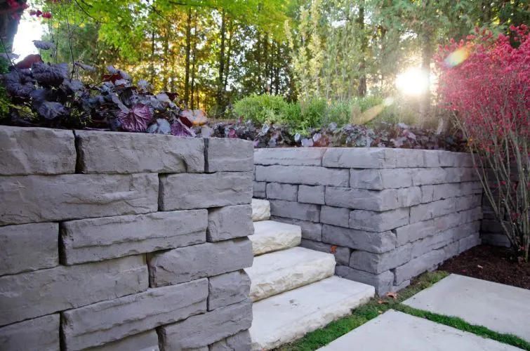 Innovative Retaining Wall Designs for a Stunning Yard 3 Innovative Retaining Wall Designs for a Stunning Yard 2