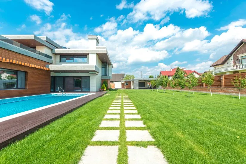 Lawn Edging Techniques for a Professional Look 9
